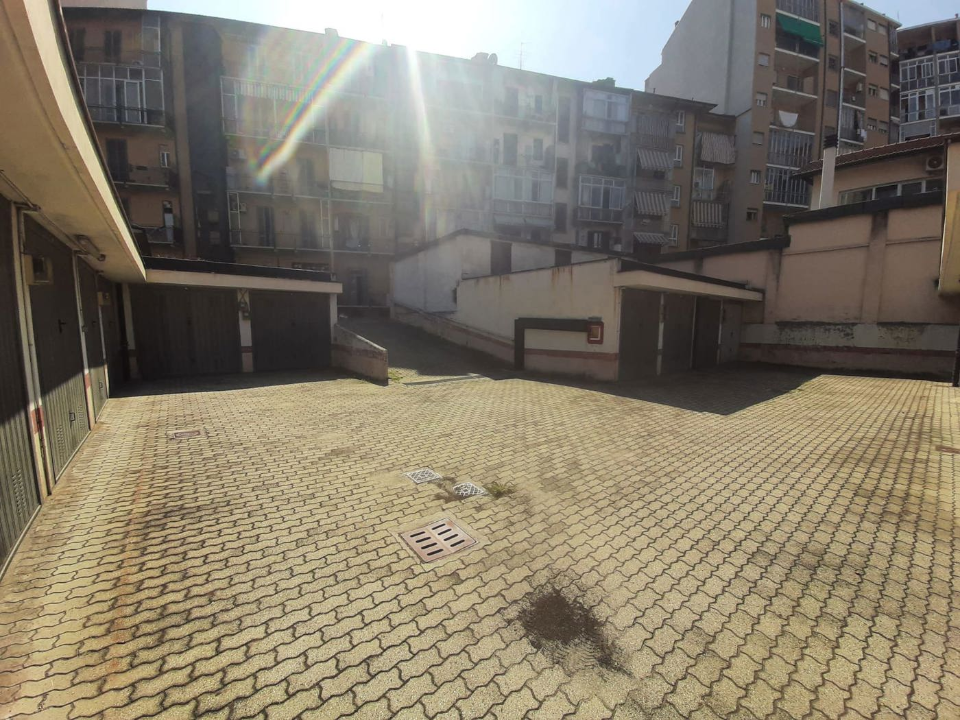 Box - Image 12