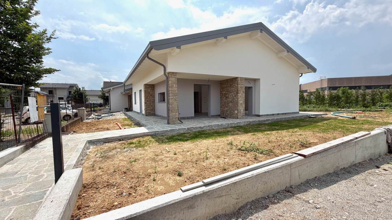 Villa - Image 1