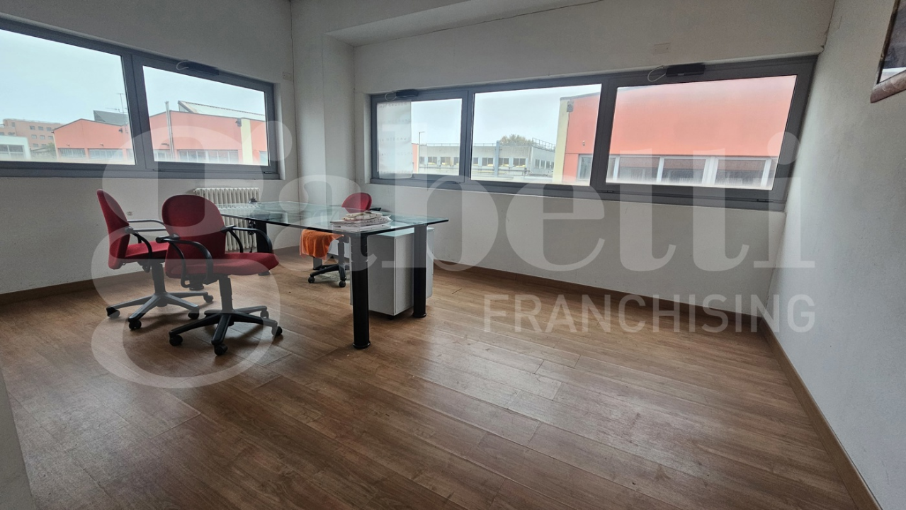 Capannone - Image 11