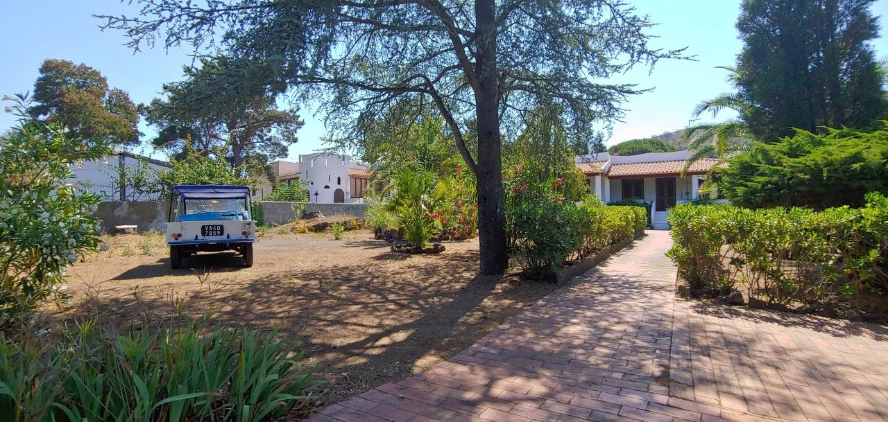 Villa - Image 2