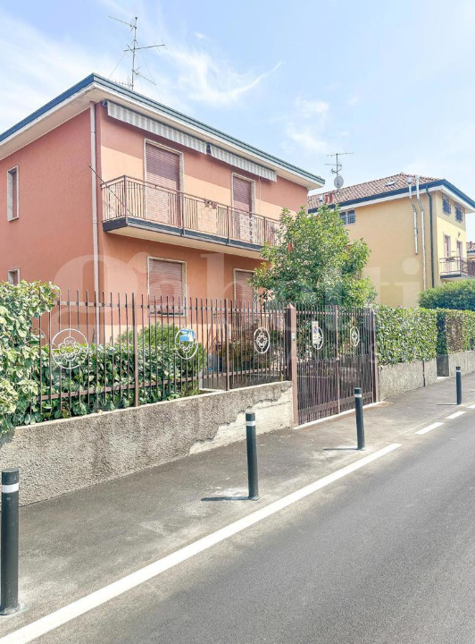 Villa - Image 3