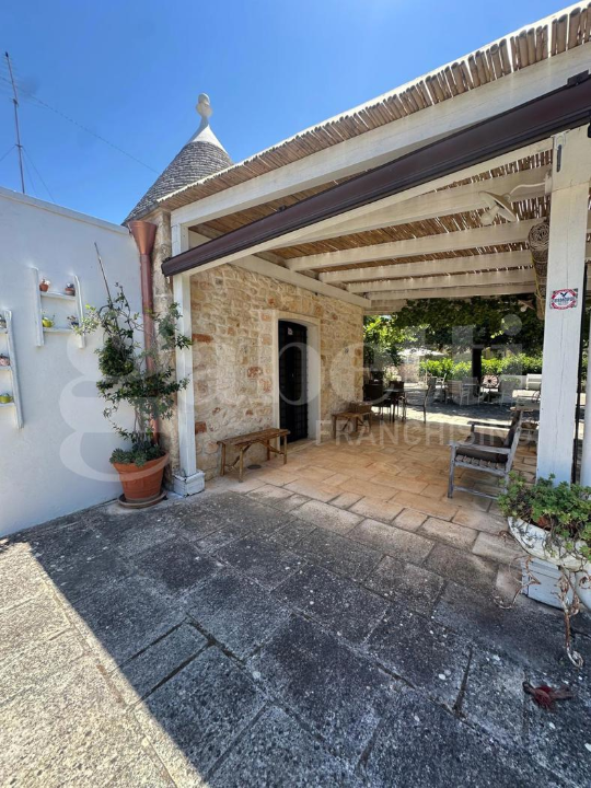 Villa - Image 1