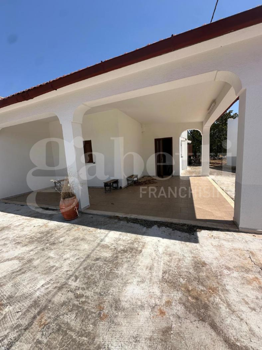 Villa - Image 1