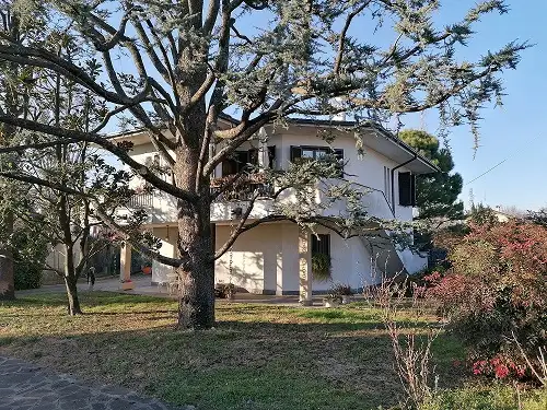 Villa - Image 1