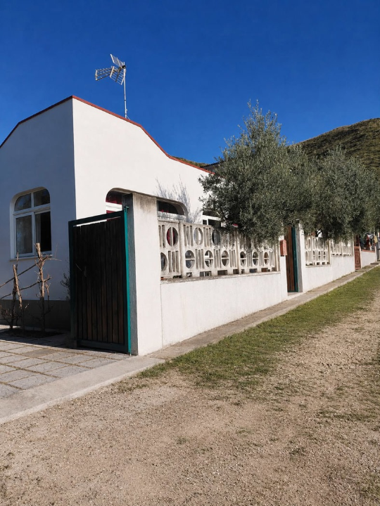 Villa - Image 1