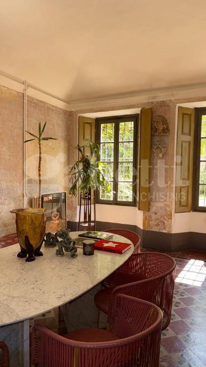 Villa - Image 4