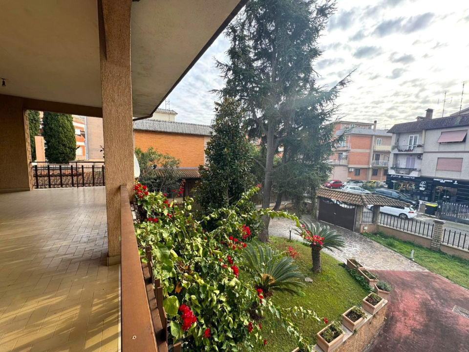 Villa - Image 4