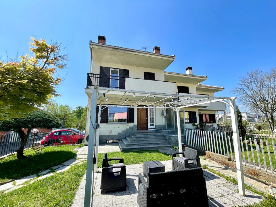 Villa - Image 1