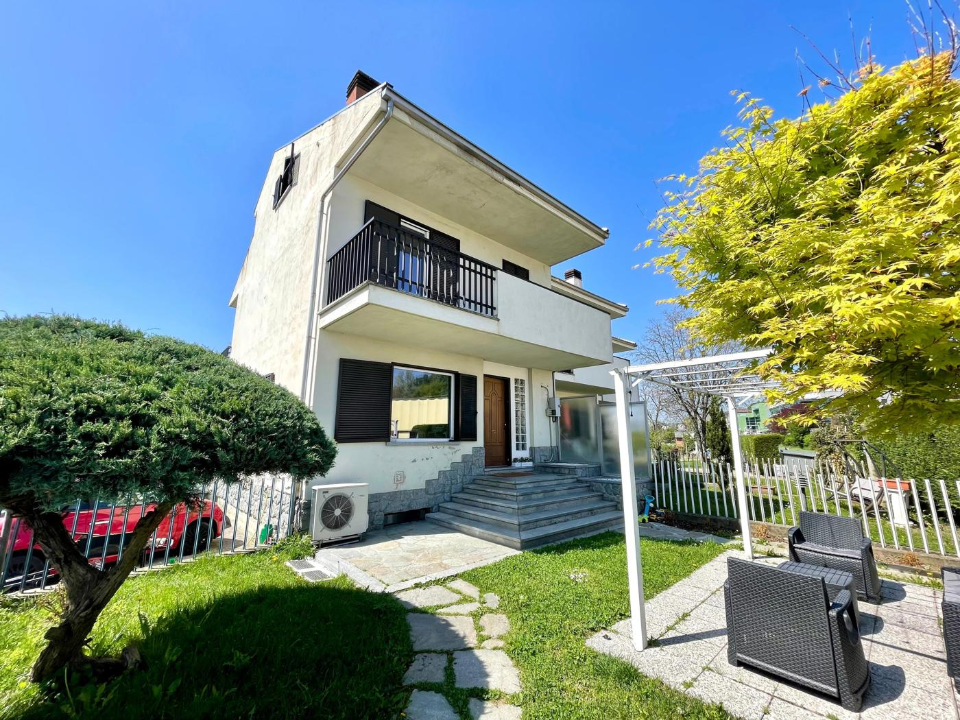 Villa - Image 2