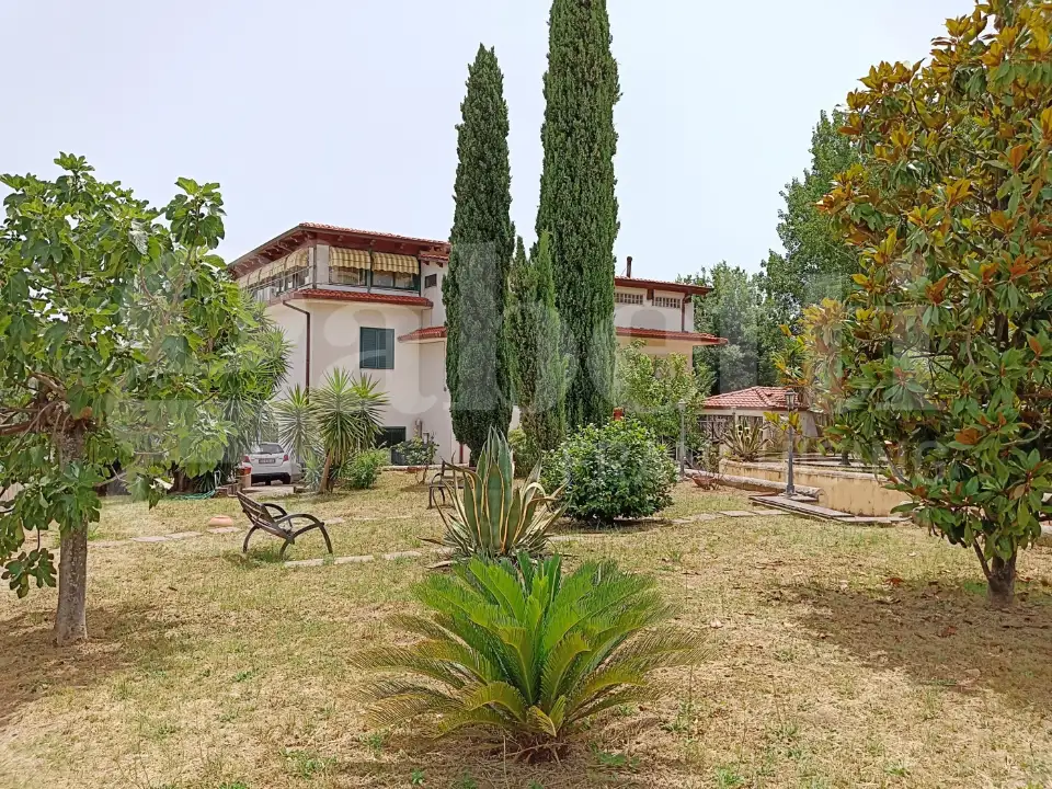 Villa - Image 3