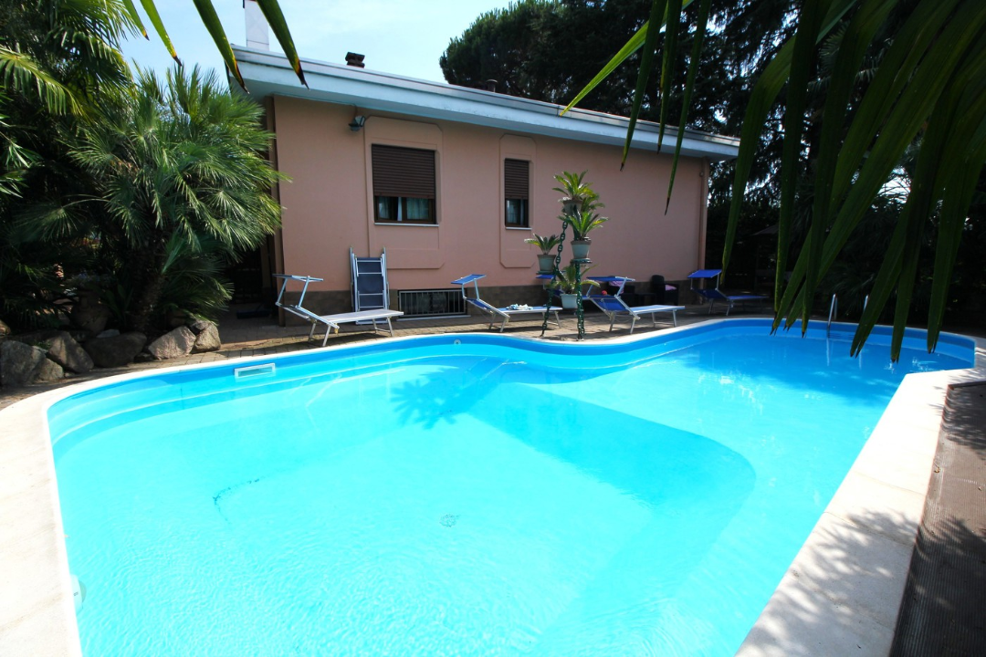 Villa - Image 1
