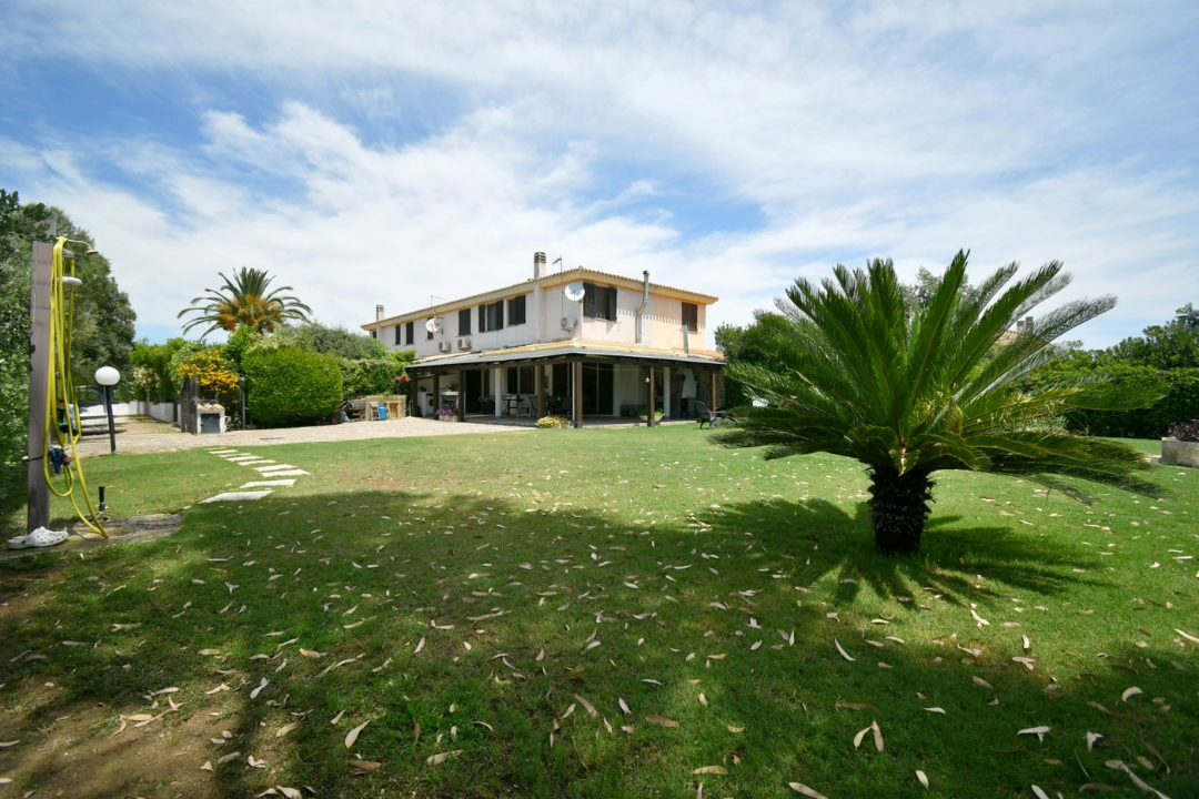 Villa - Image 1