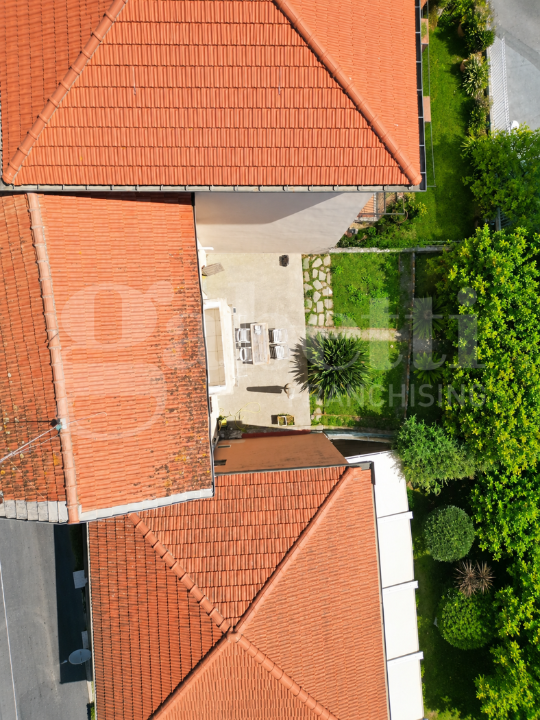 Villa - Image 2