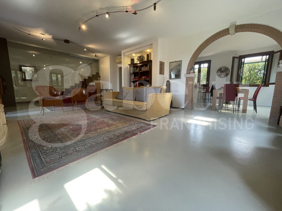 Villa - Image 4