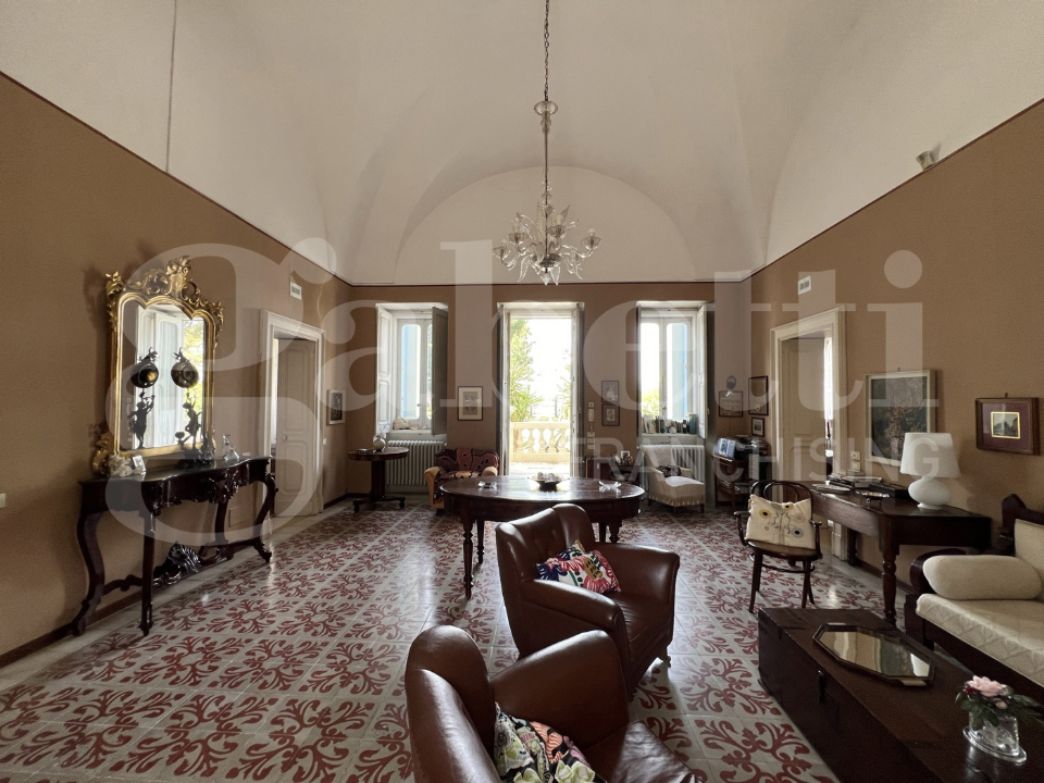 Villa - Image 7