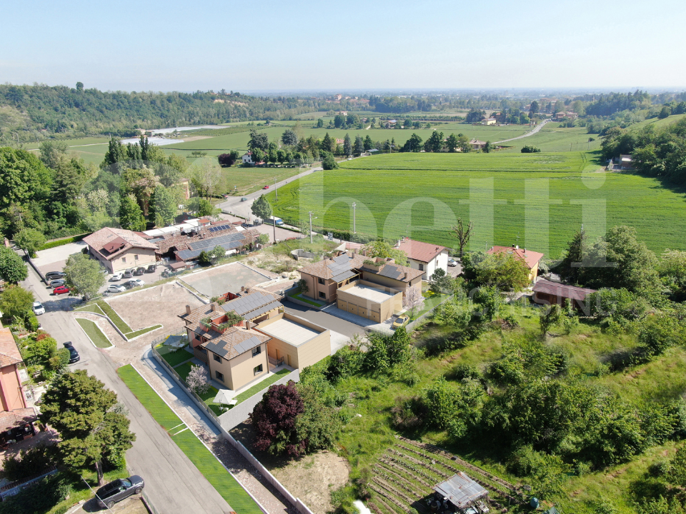 Villa - Image 2
