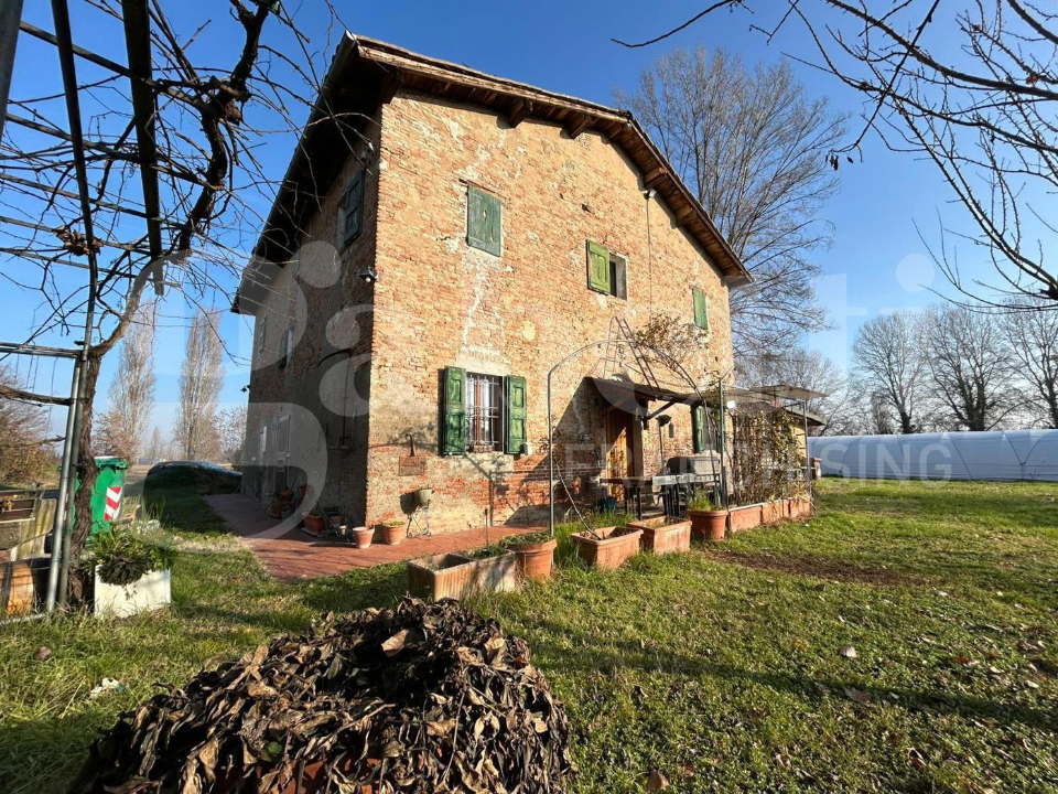 Villa - Image 1
