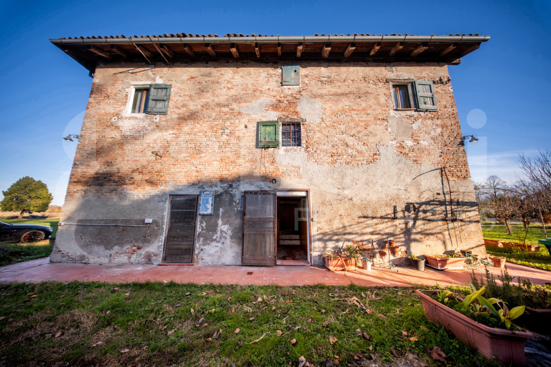 Villa - Image 2