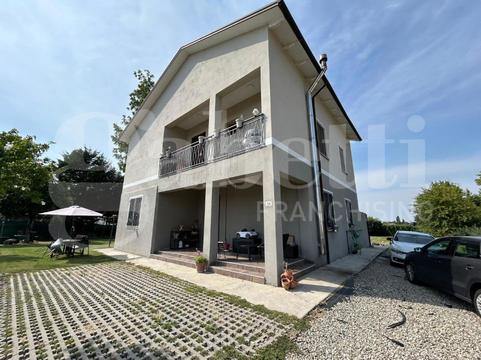Villa - Image 3