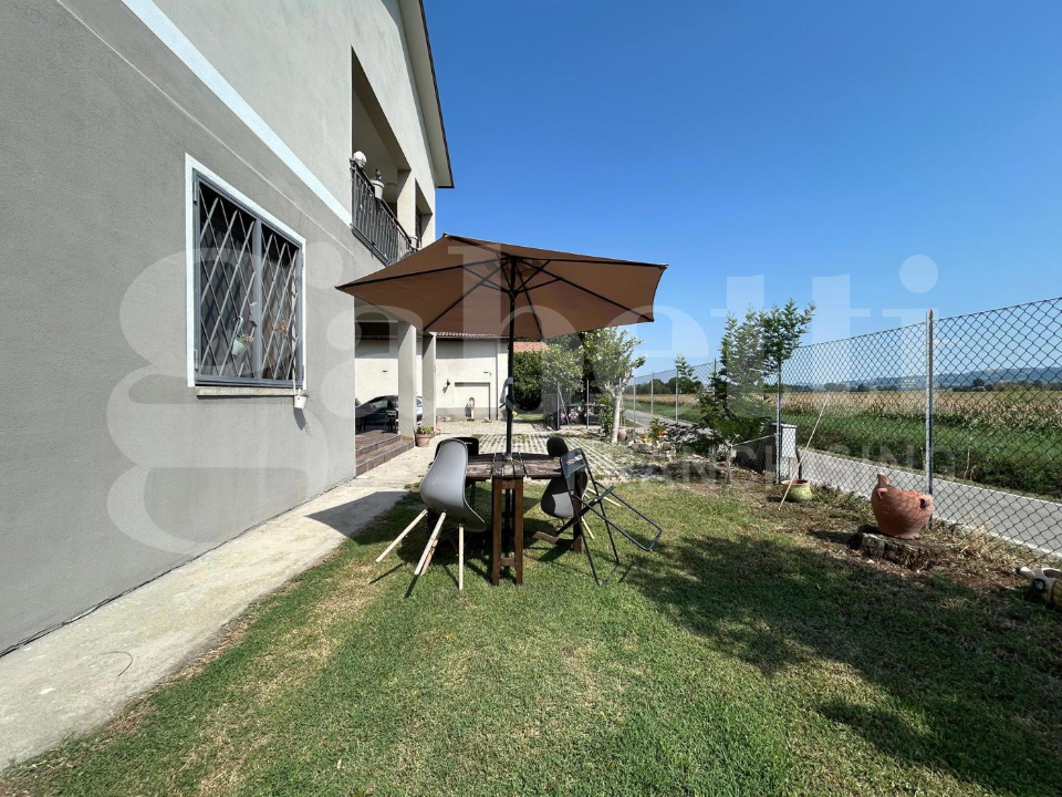 Villa - Image 2