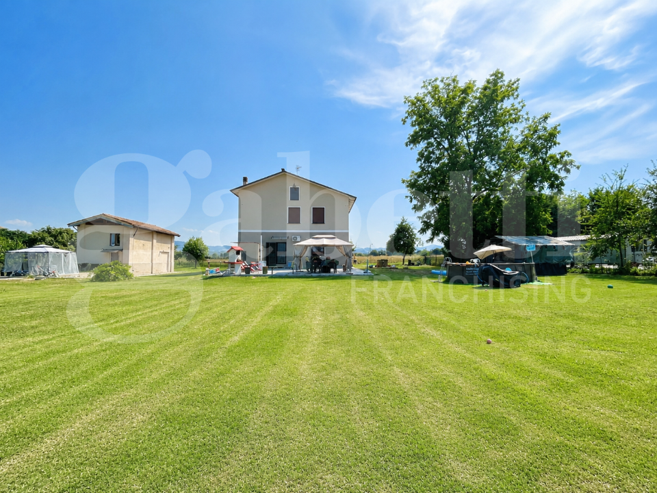 Villa - Image 1