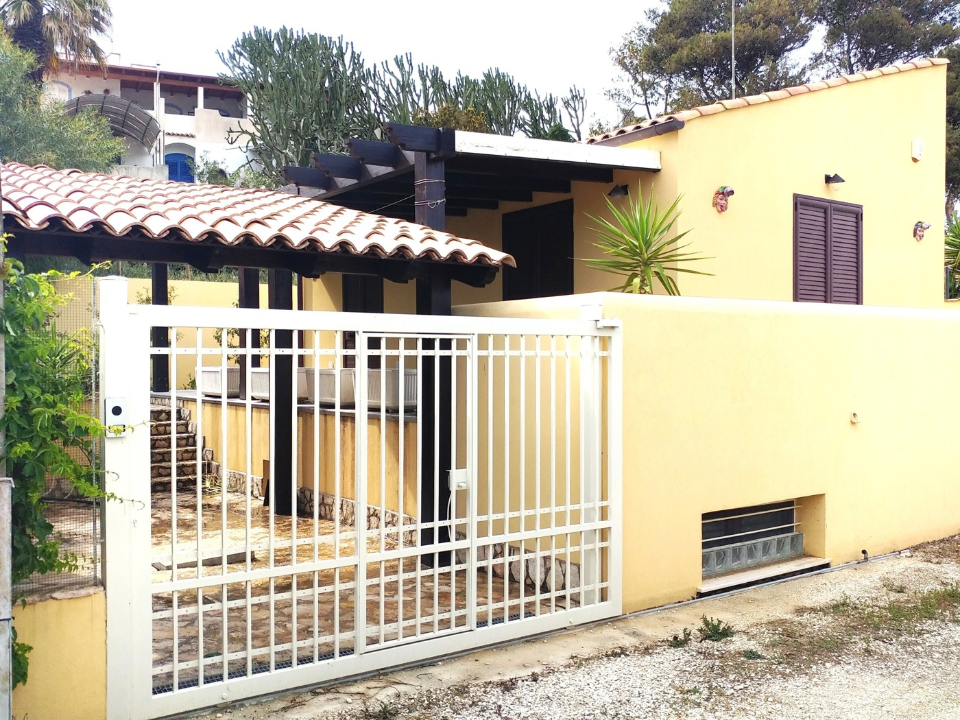 Villa - Image 1