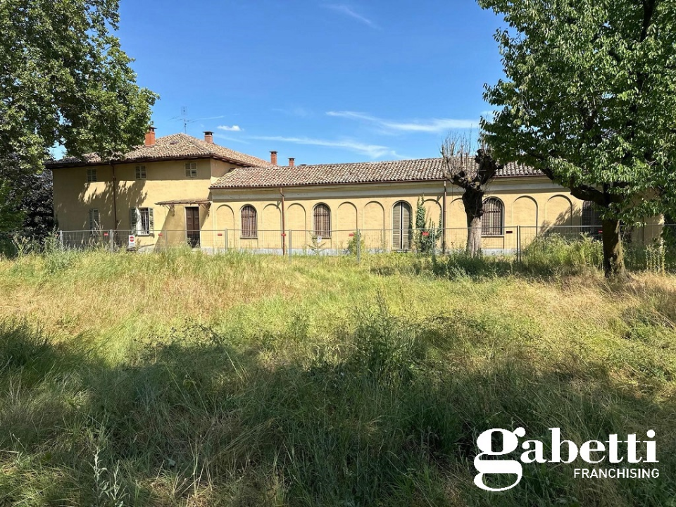 Villa - Image 2