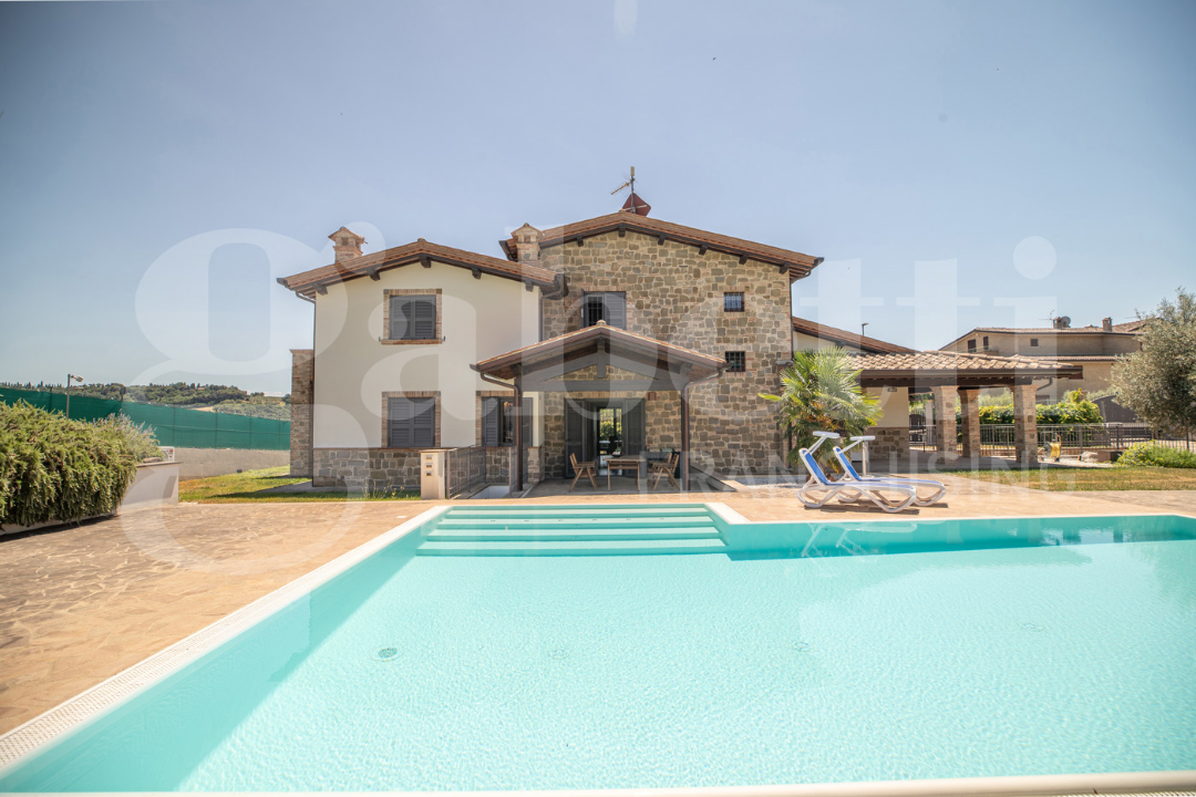 Villa - Image 1