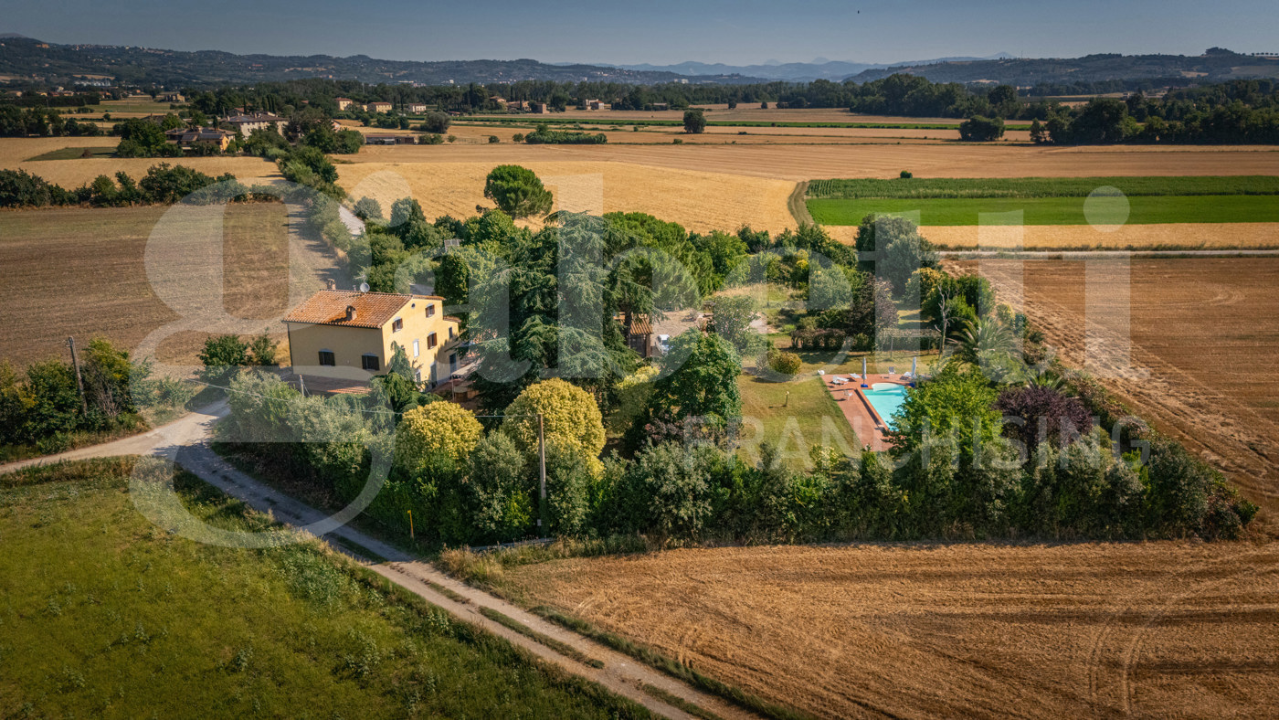 Villa - Image 1