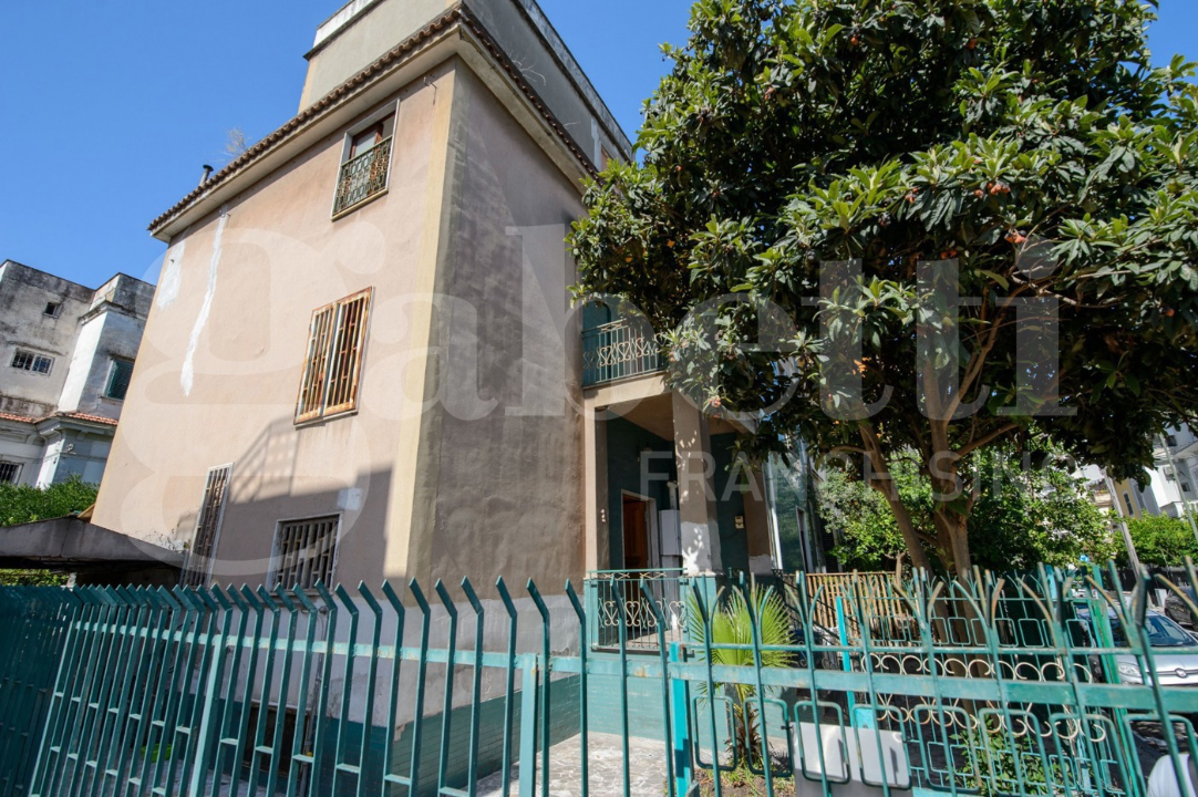 Villa - Image 1