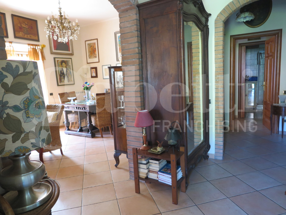 Villa - Image 5