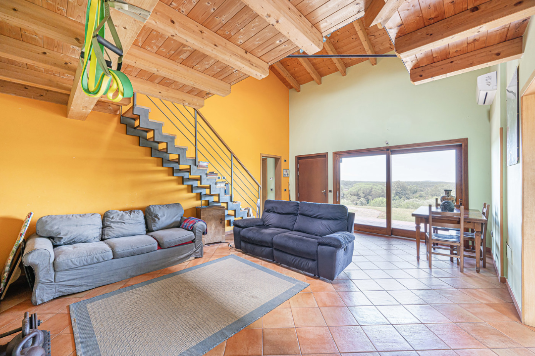 Villa - Image 2