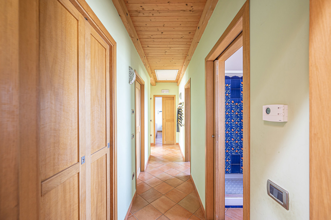 Villa - Image 8