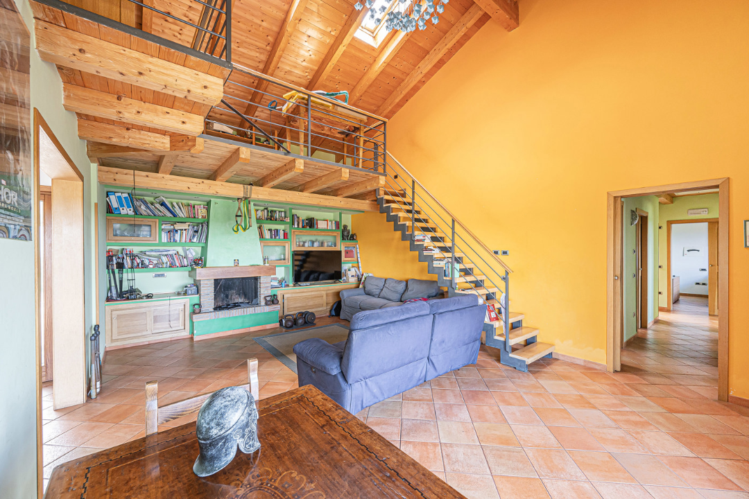 Villa - Image 1