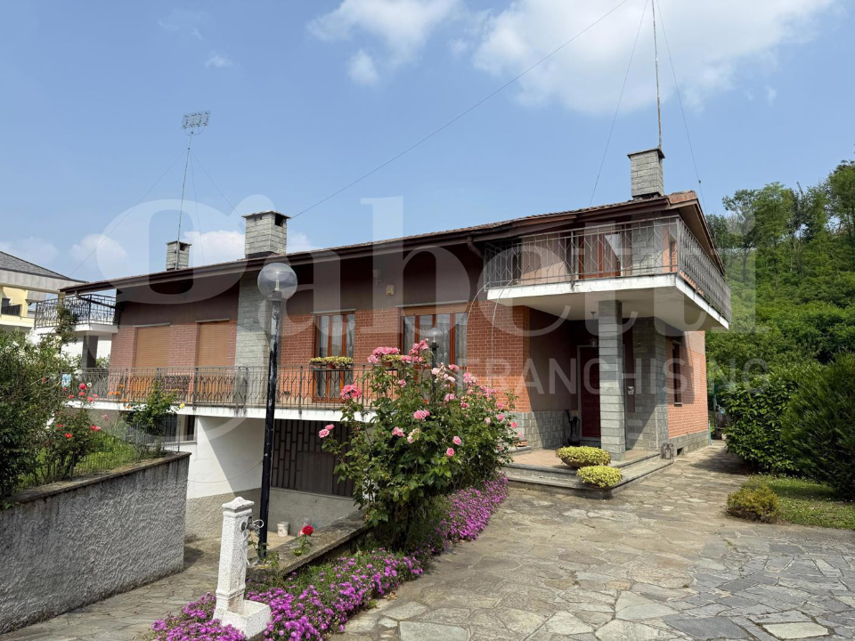 Villa - Image 1