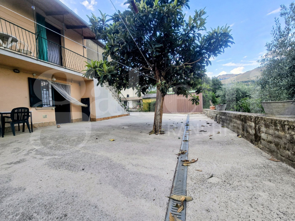 Villa - Image 11