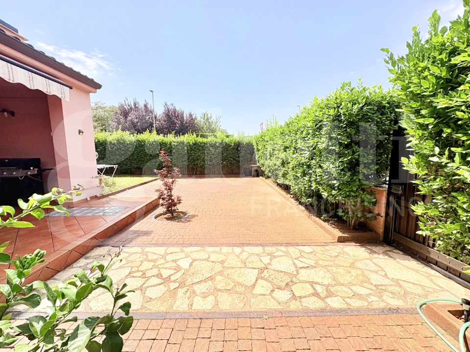 Villa - Image 4