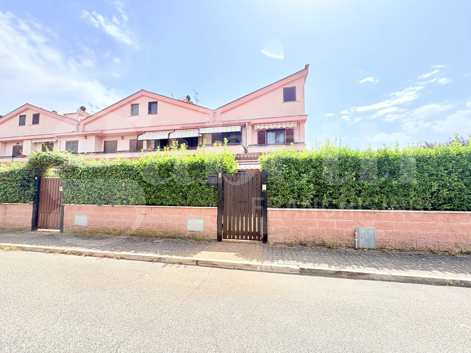 Villa - Image 1