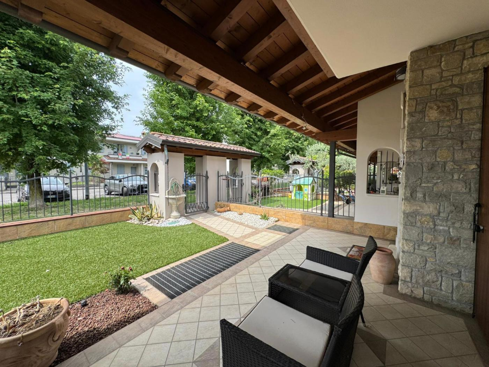 Villa - Image 3