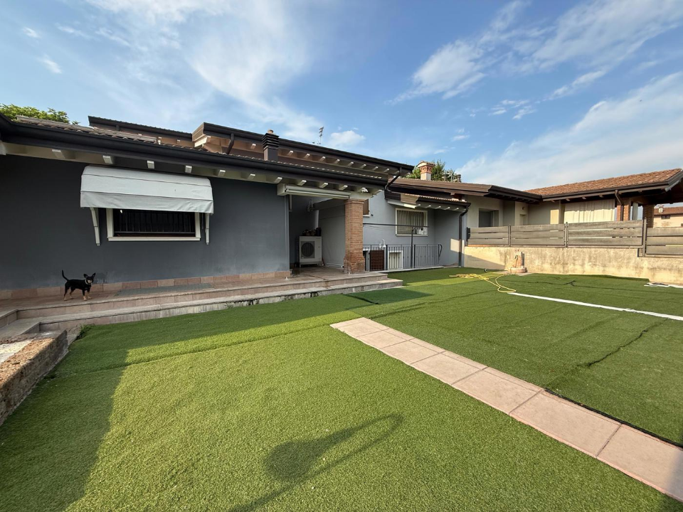 Villa - Image 3