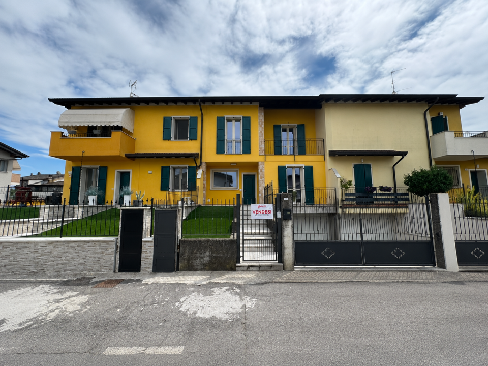 Villa - Image 2