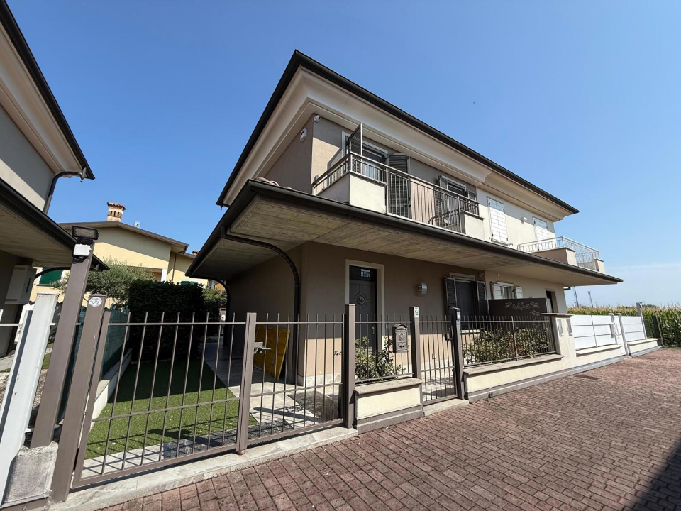 Villa - Image 1