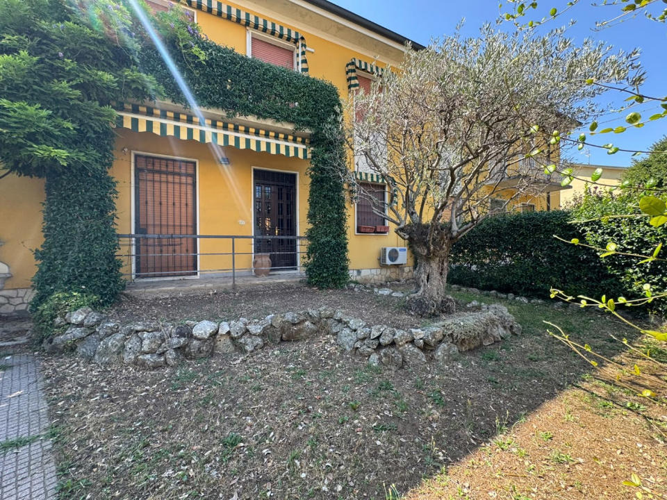 Villa - Image 2