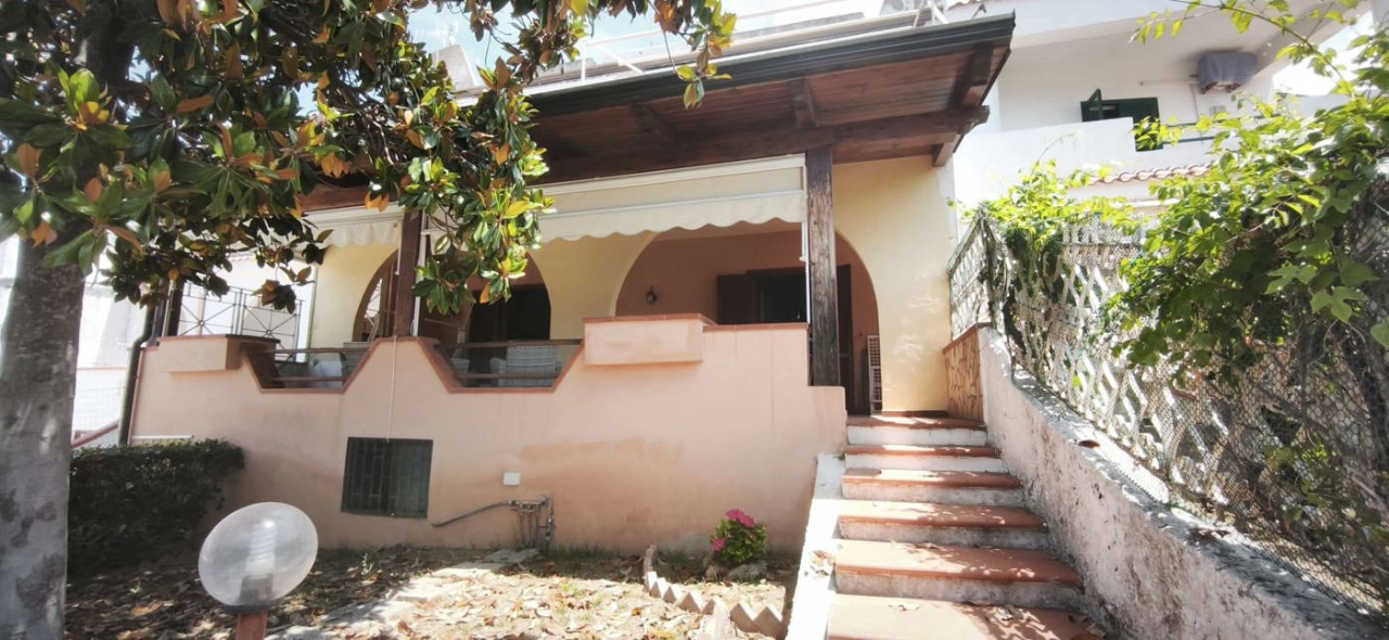 Villa - Image 2