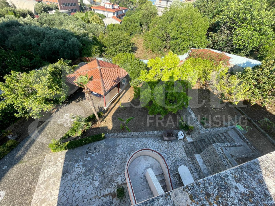 Villa - Image 3