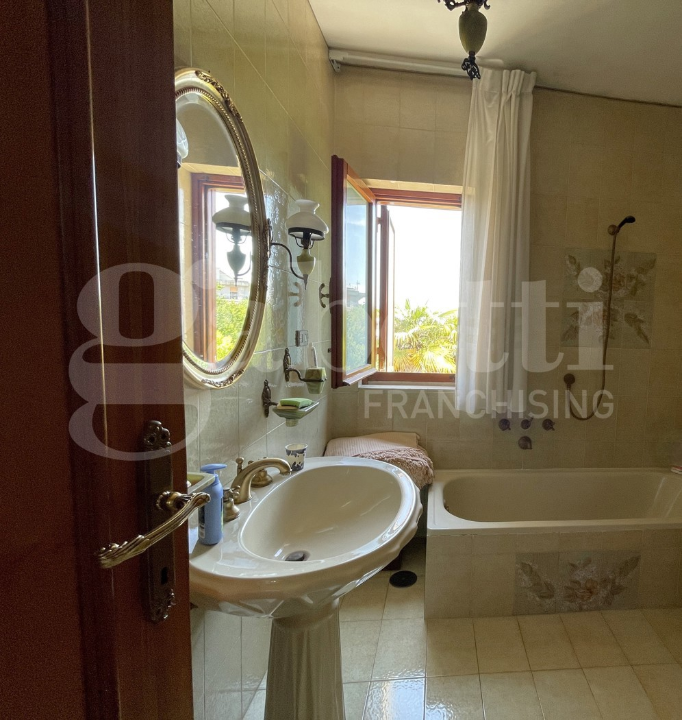 Villa - Image 34