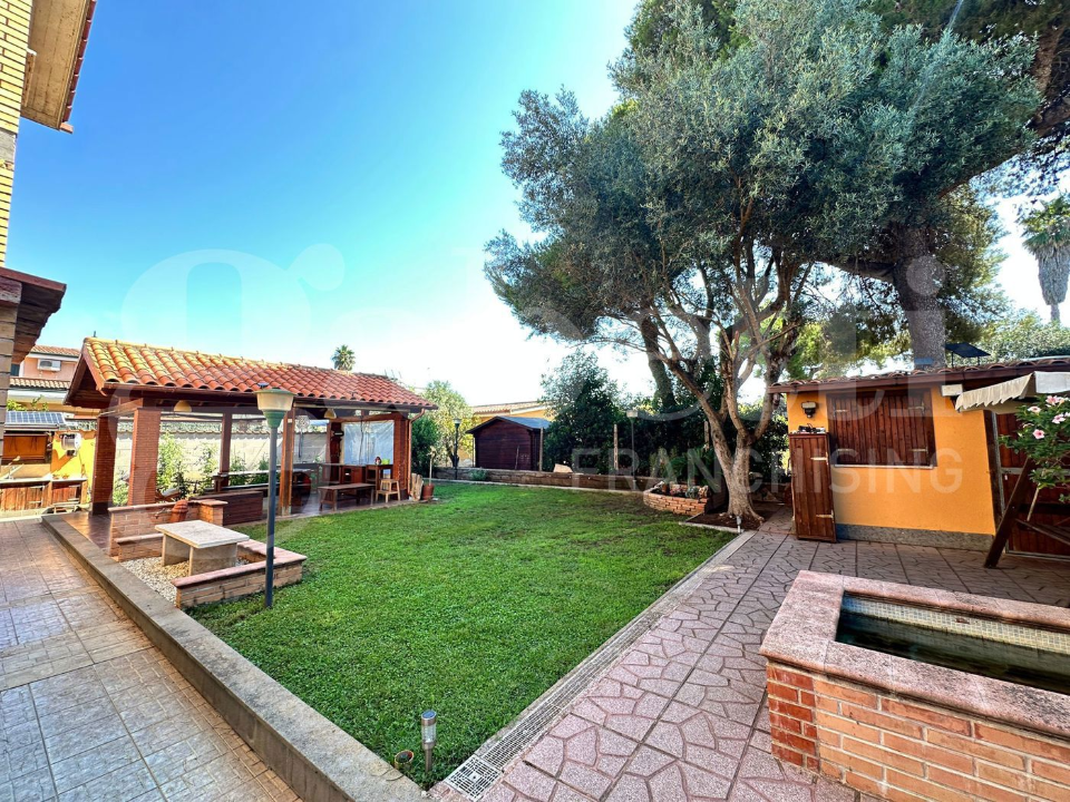 Villa - Image 5