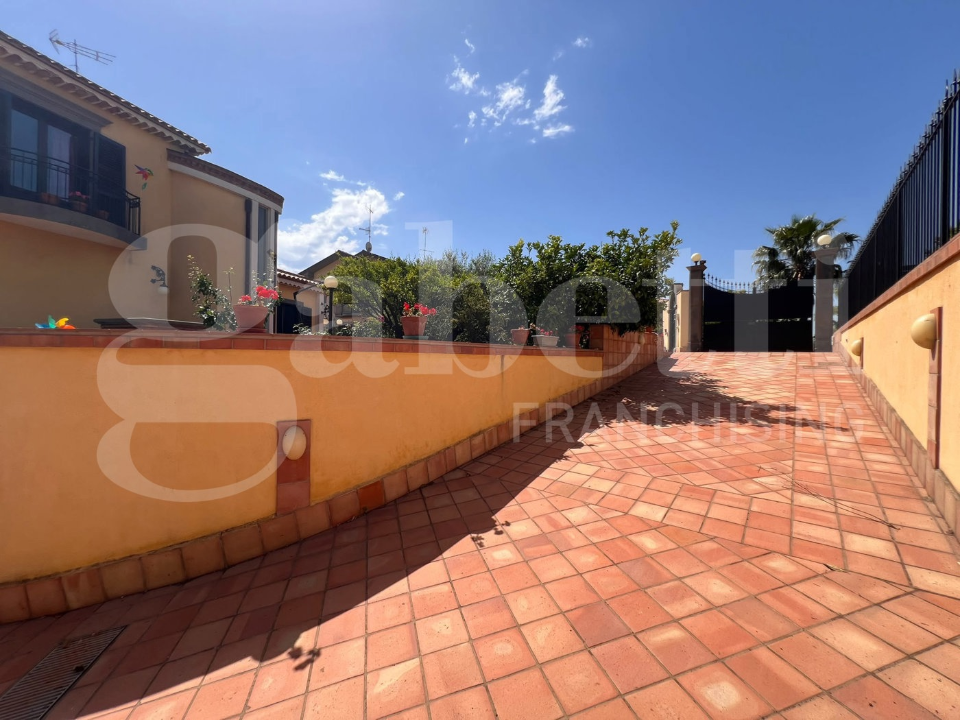 Villa - Image 4