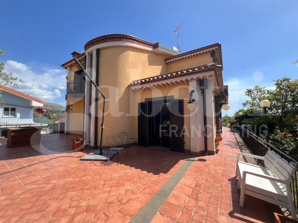 Villa - Image 5