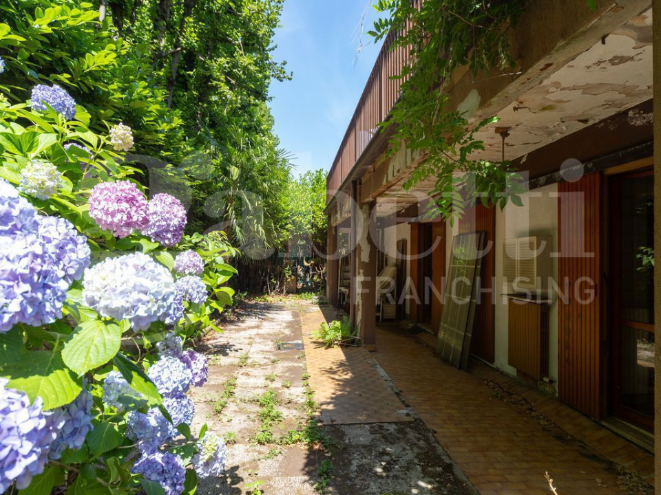 Villa - Image 37